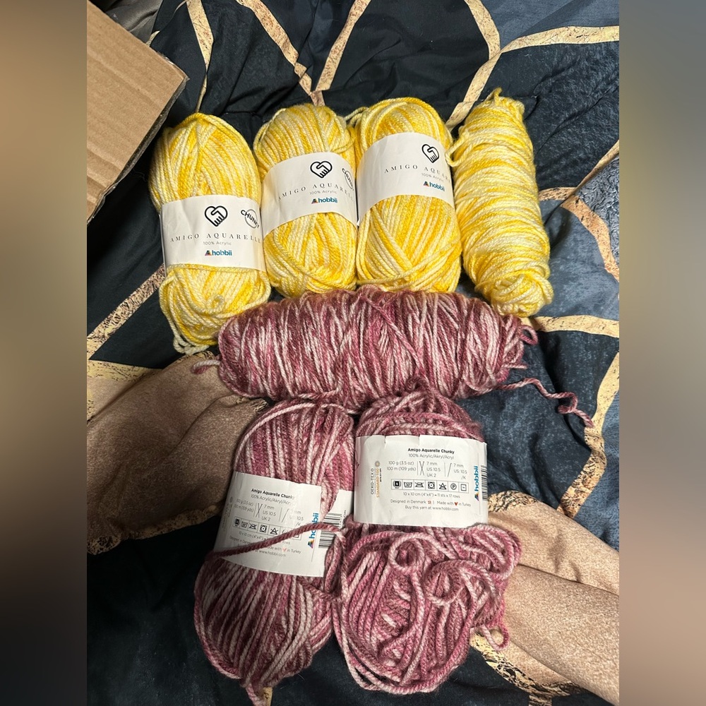 Hobbii Amigo Aquarelle yarn Pink and Yellow